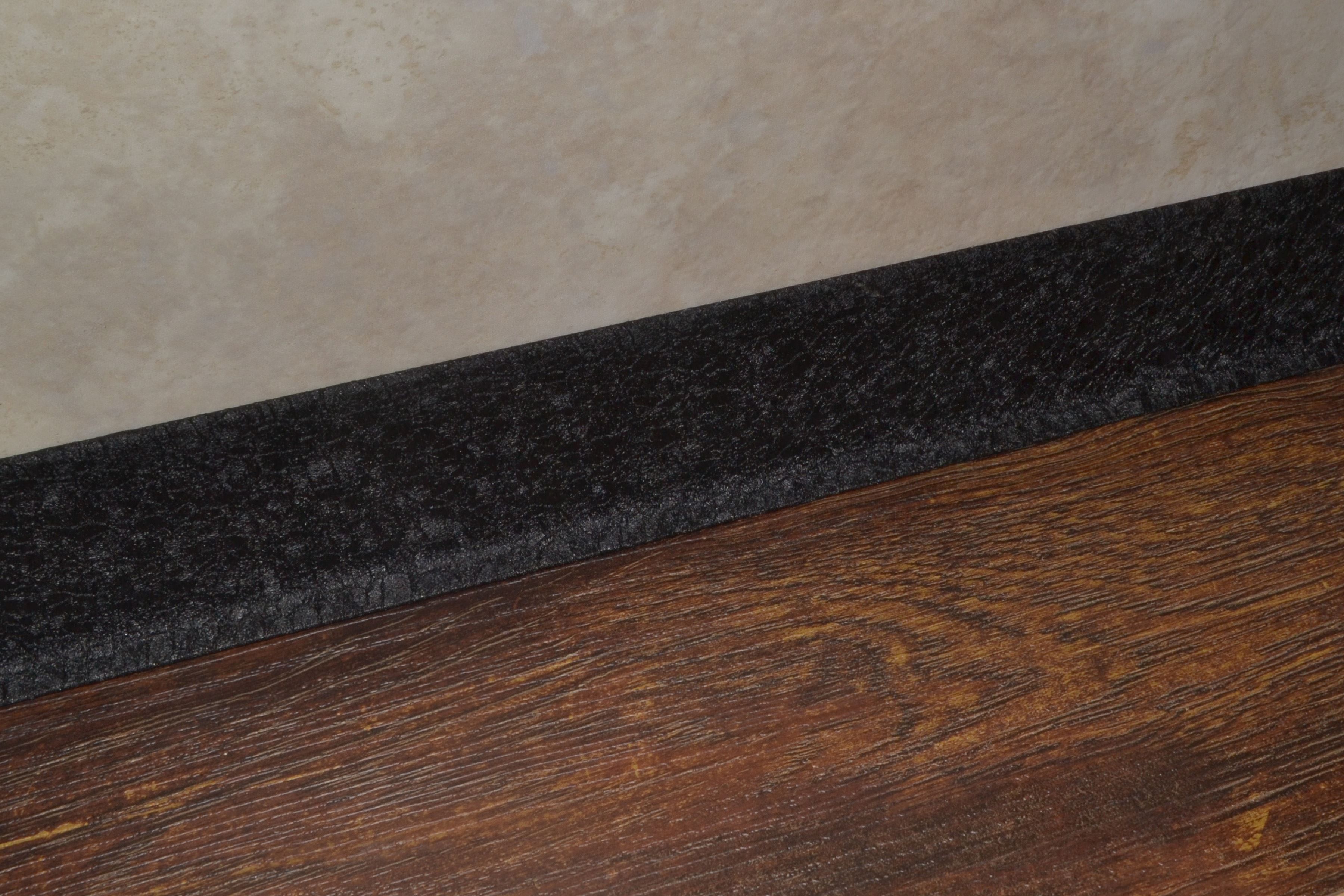 Плинтус алюминиевый L-образный текстура кожи черная (2500*11*60 мм) — купить в Евпатории